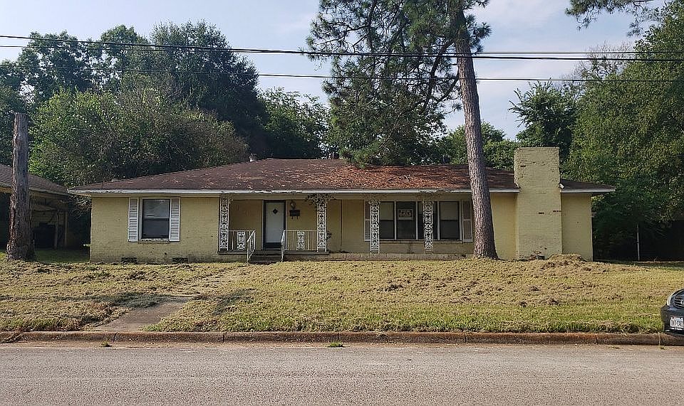1st image of 907 Henderson St