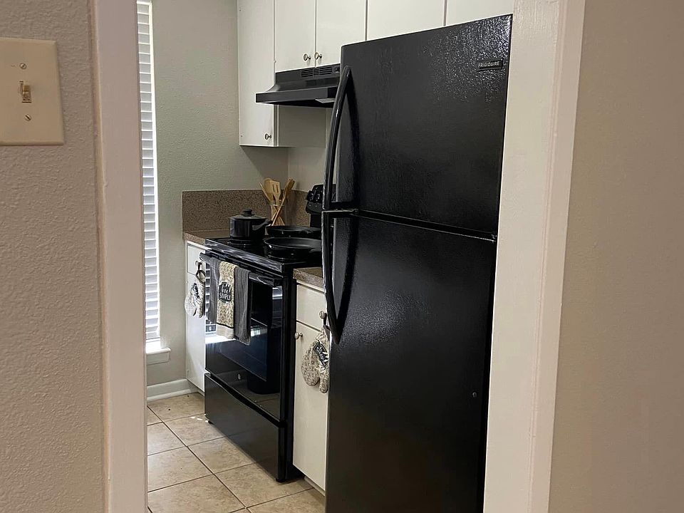 Garden Oaks 142 Oyster Creek Dr Lake Jackson TX Zillow