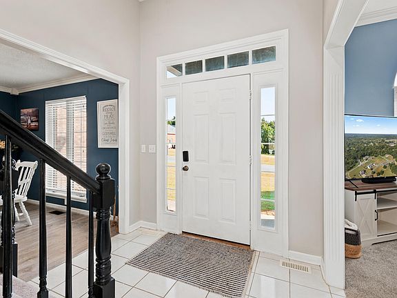 5th image of 103 Summer Ln