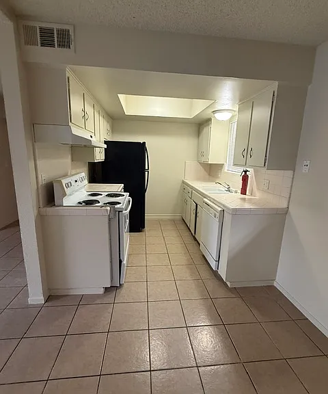 3327 E Fairmont Ave #A — Photo 3