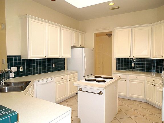 5th image of 214 Knoll Forest Dr