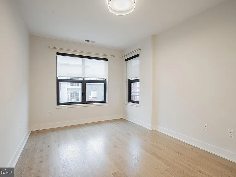 701 Swann Ave #503 — Photo 27