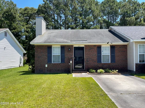 109 Live Oak Ct, Midway Park, NC 28544