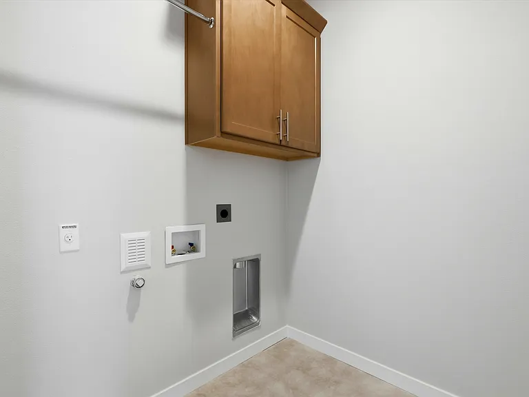 630 E 4th St — Photo 12