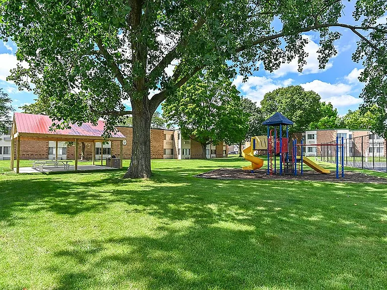 Playground at Harbor Lake