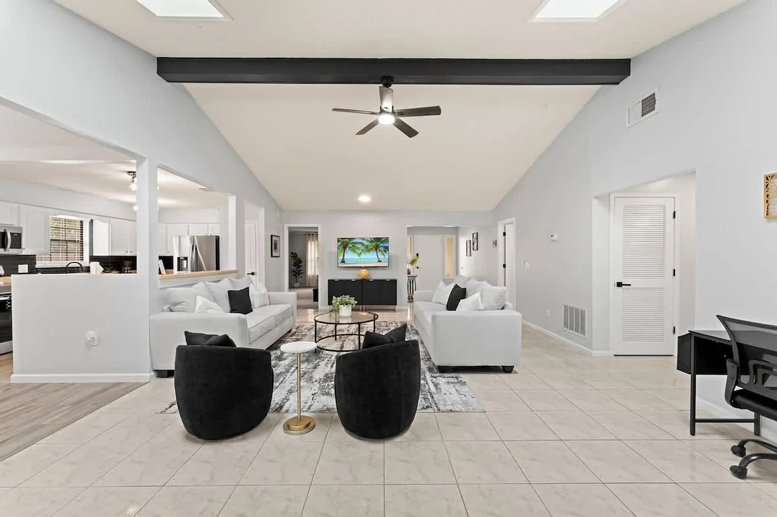 4 bed, 2.0 bath, 2271 sqft, $6,937 — Photo 4