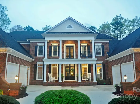 7114 Stonehaven Dr, Waxhaw, NC 28173