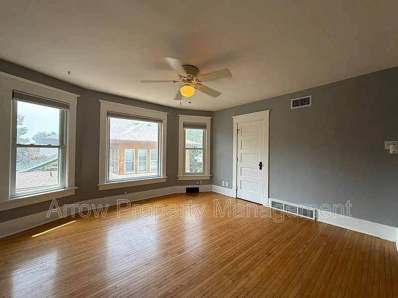 2 bed, 1.0 bath, 1172 sqft, $1,250 — Photo 4