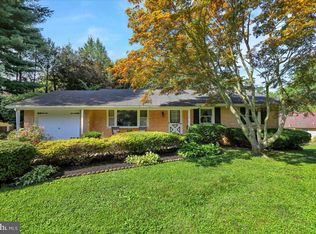 25 Holly Dr, Lancaster, PA 17603