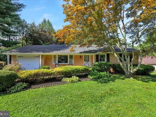 25 Holly Dr, Lancaster, PA 17603