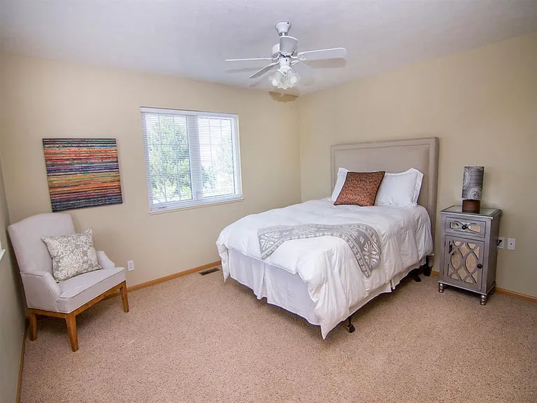Cascade Pines Duplexes — Photo 49