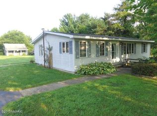 14612 Range Line Rd, Buchanan, MI 49107