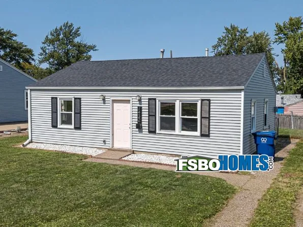 7432 Oak St, Davenport, IA 52806