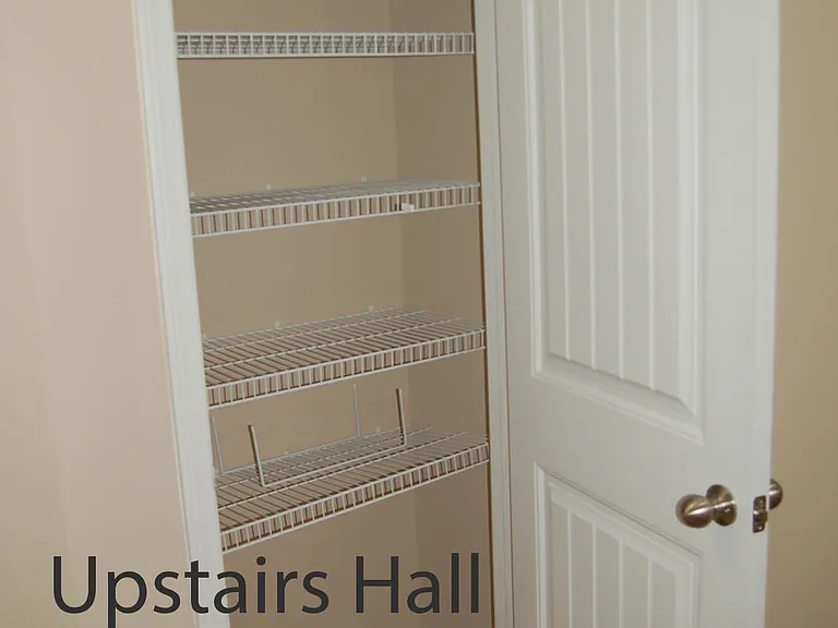 738 Keystone Park Dr — Photo 4