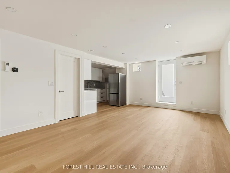 250 Hallam St #LOWER — Photo 9