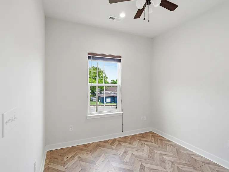 9 Wentworth Ln — Photo 18
