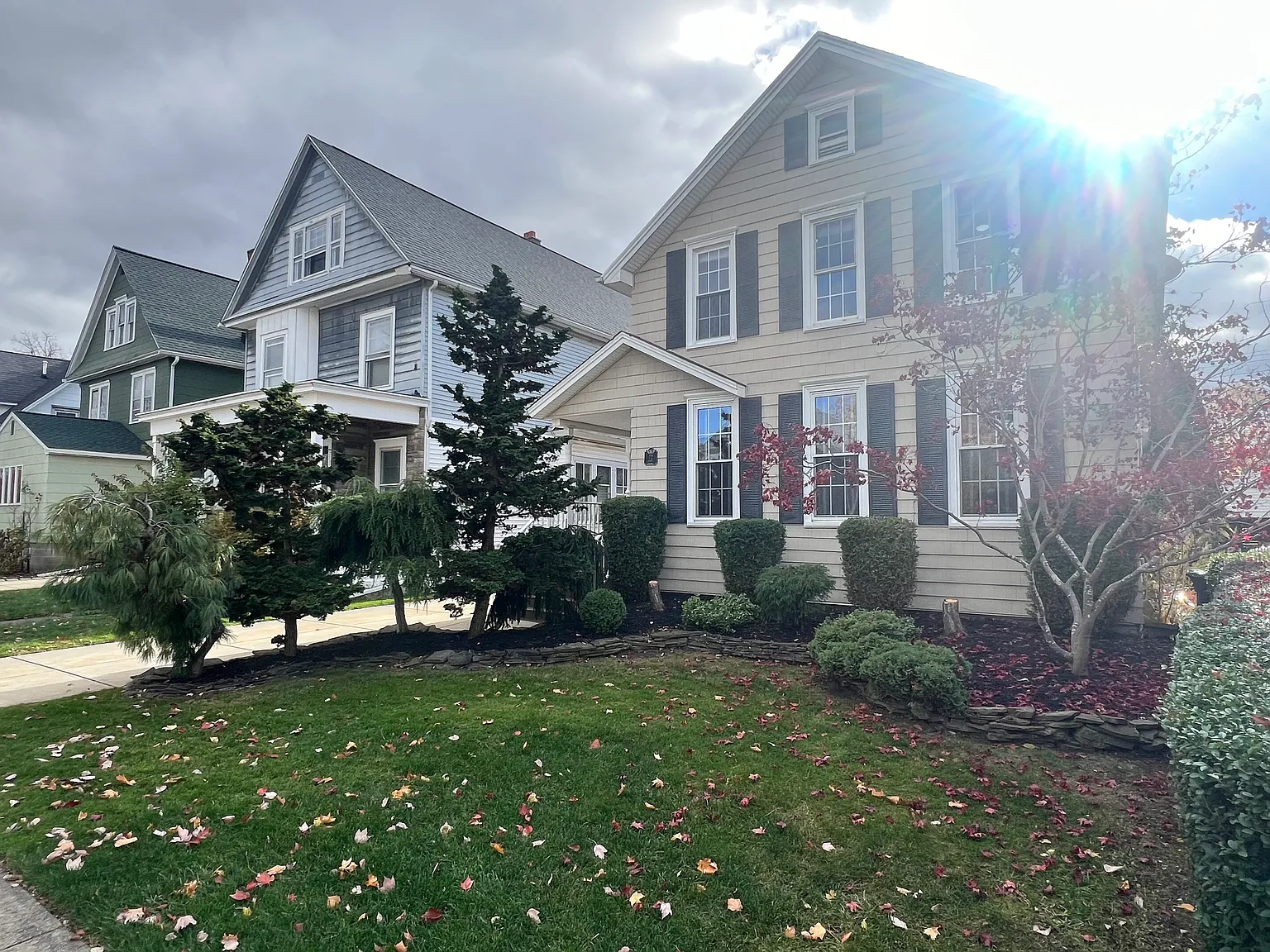 3 bed, 2.5 bath, 2050 sqft, $2,550 — Photo 2