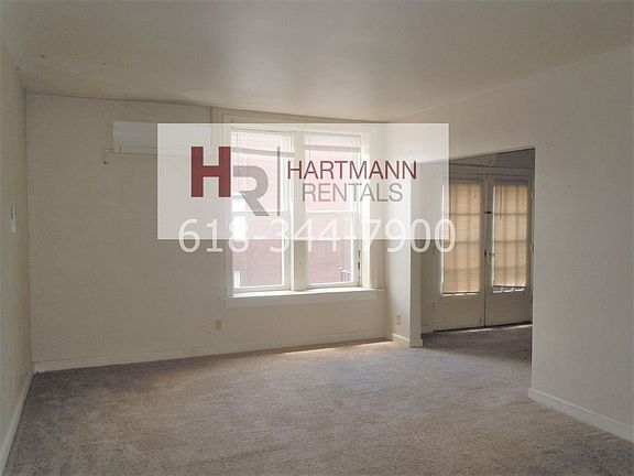 4th image of 108 S Clinton St APT 5