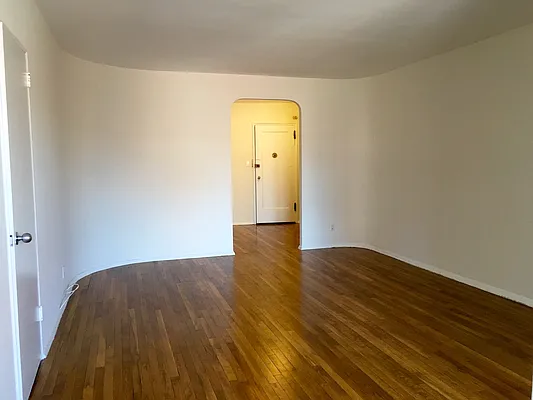 Rented by Metropolitan Equities | media 2