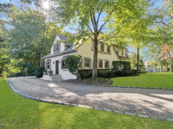 24 Barrington Rd, Ridgewood Village, NJ 07450