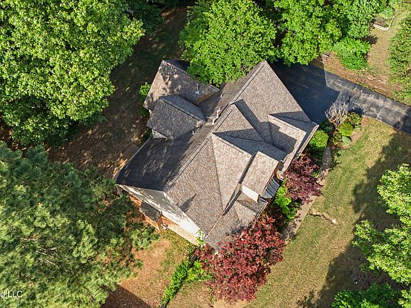 3rd image of 2110 Tall Tree Dr