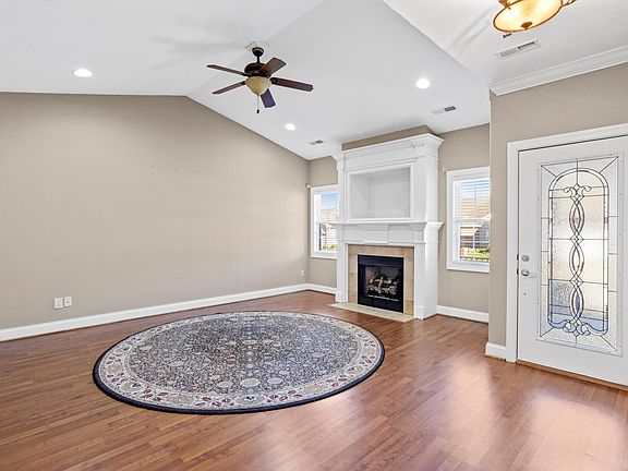 5th image of 6227 Laramie Cir