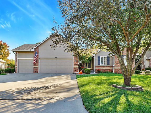 2nd image of 306 Cypress Ct