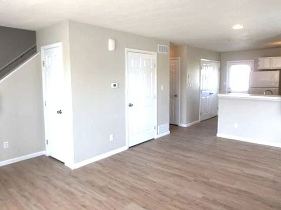 4th image of 3919 Olympic Ct
