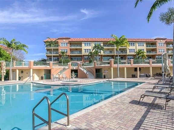 2nd image of 1090 Pinellas Bayway #B2