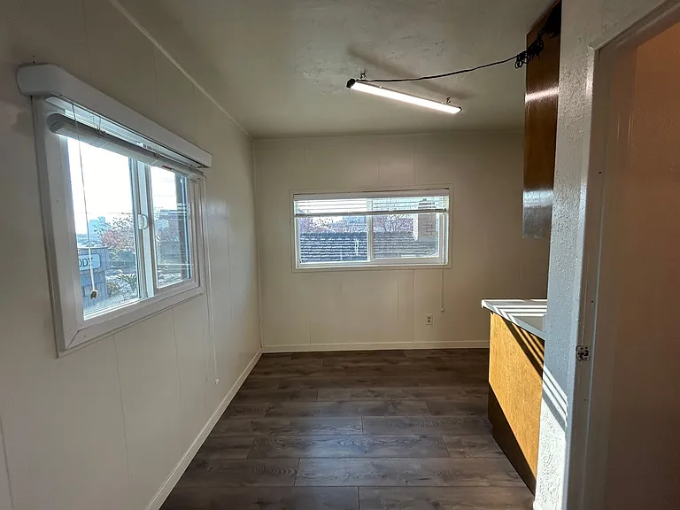 1441 Coldwell Ave #B — Photo 9