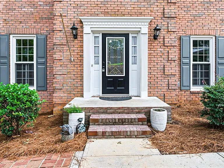 5525 Hampstead Way — Photo 4