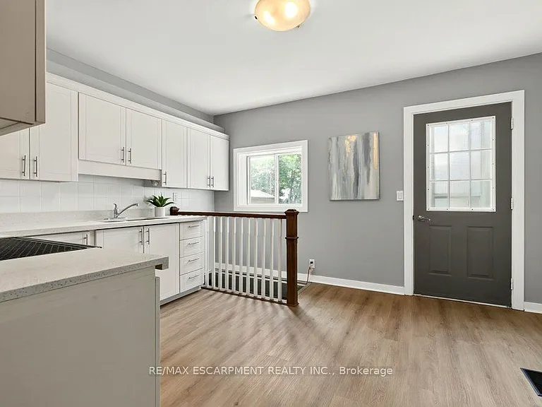 253 Marlborough St — Photo 11