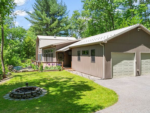 3rd image of 74 N Sunset Dr