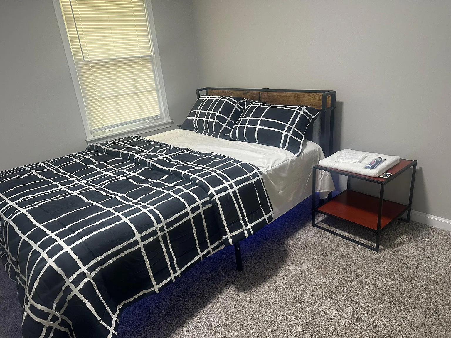 4 bed, 2.5 bath, 239 sqft, $897 — Photo 3