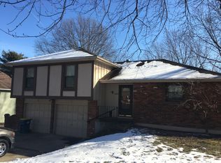 1023 Canterbury Ln, Liberty, MO 64068