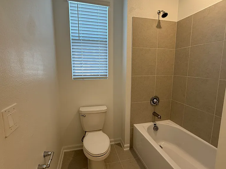 749 Honeyrock St — Photo 15