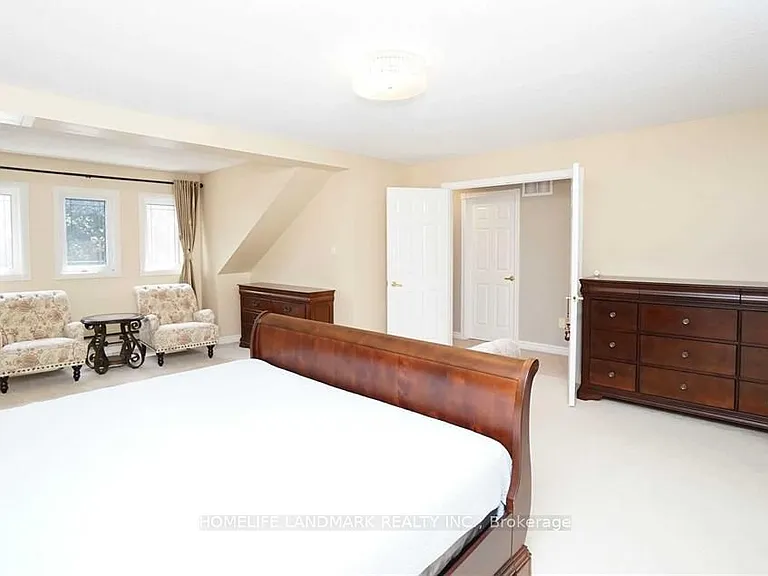 4887 Natkarni Cres — Photo 17