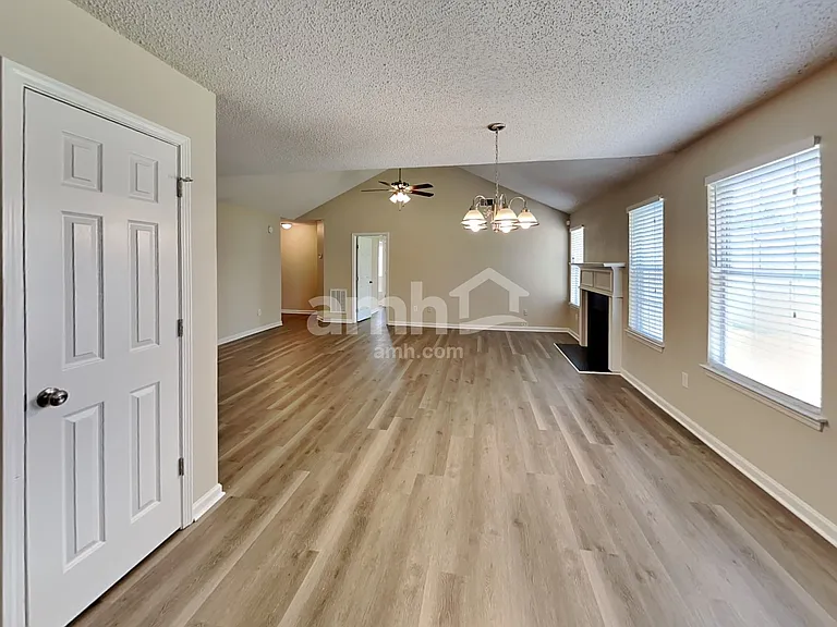 2921 Knoll View Pl — Photo 4