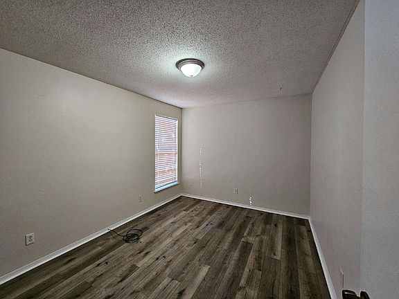 5th image of 410 Deborah Ln #A