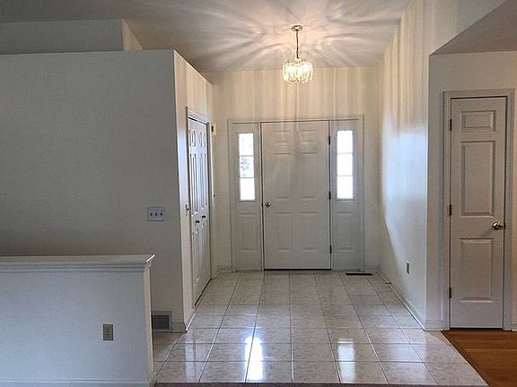 5th image of 7928 Rose Court Dr