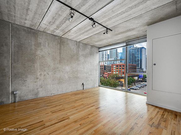 5th image of 630 N Franklin St APT 406