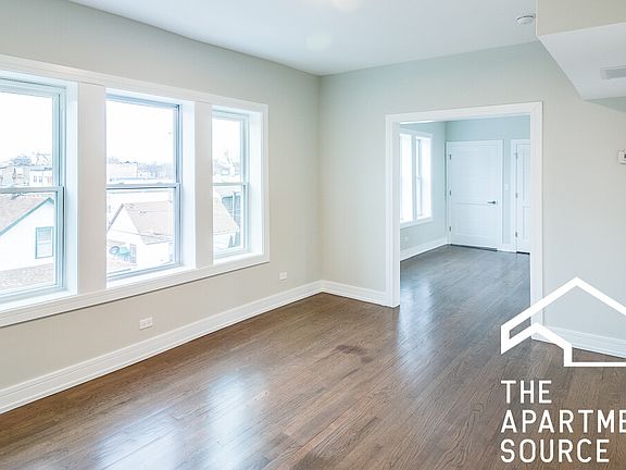 5th image of 2917 W Wabansia Ave #1R