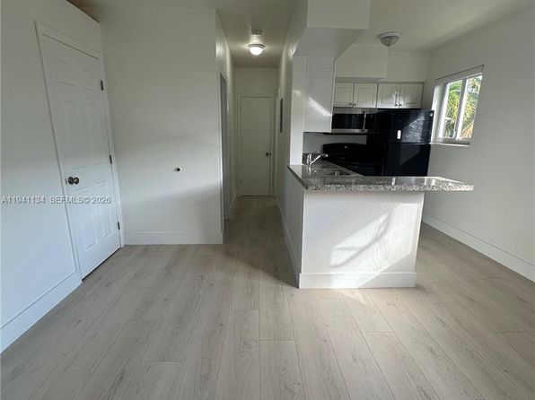 12101 Griffing Blvd #5