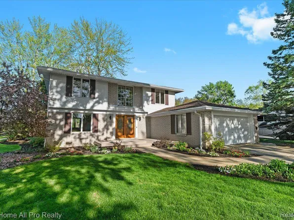 43928 N Umberland Cir, Canton, MI 48187