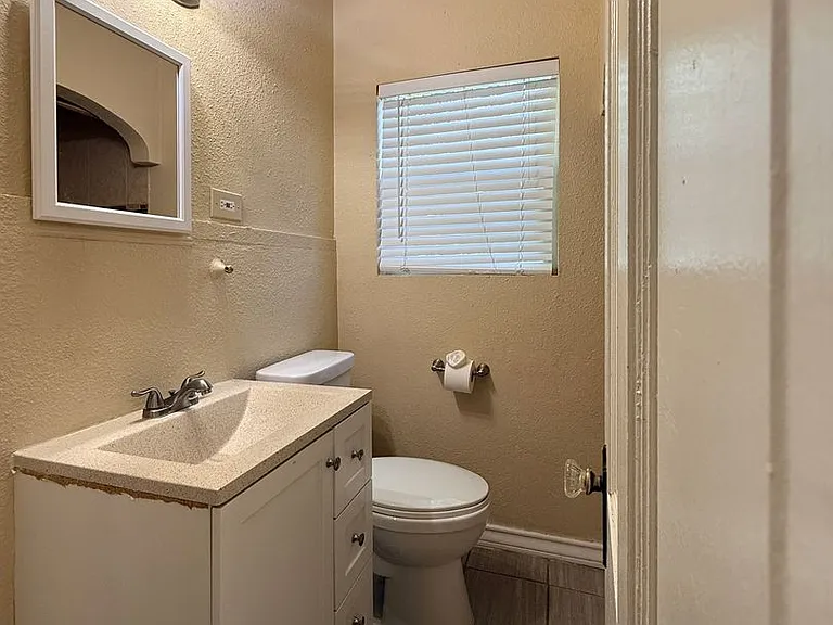 210 Haggin St — Photo 15