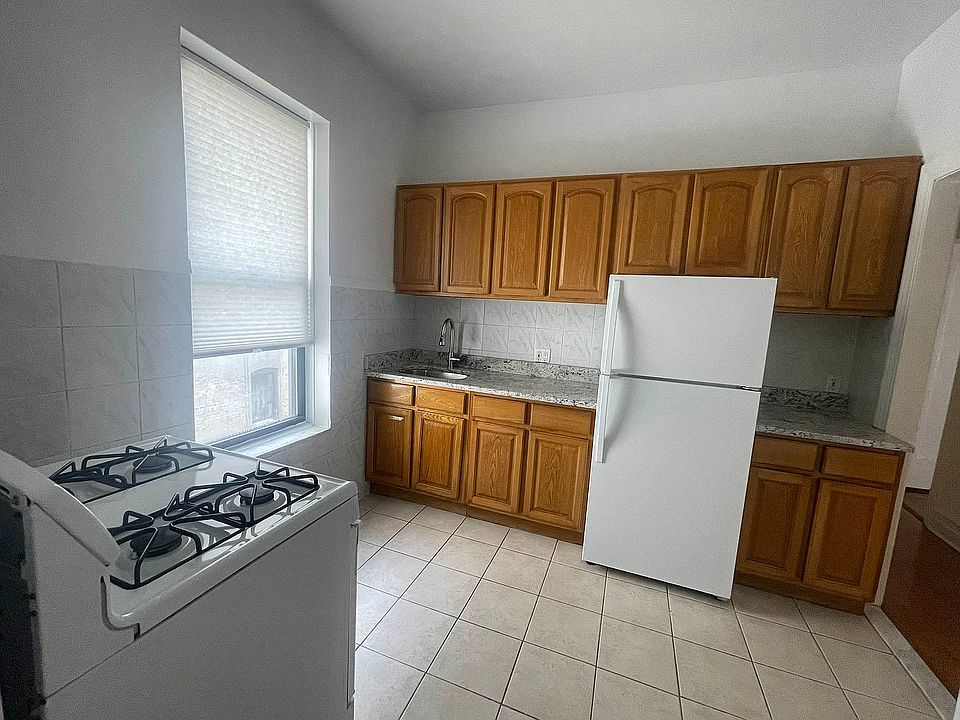 1st image of 31-32 32nd St #3
