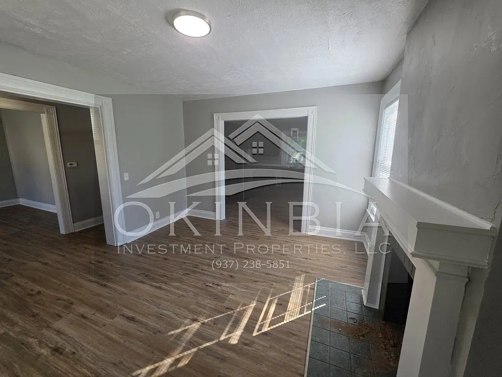 232 Mercer Ave — Photo 3