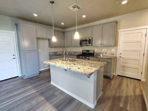 5th image of 4226 Ocean Ln