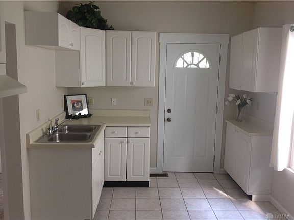 3rd image of 226 N Orchard Ave