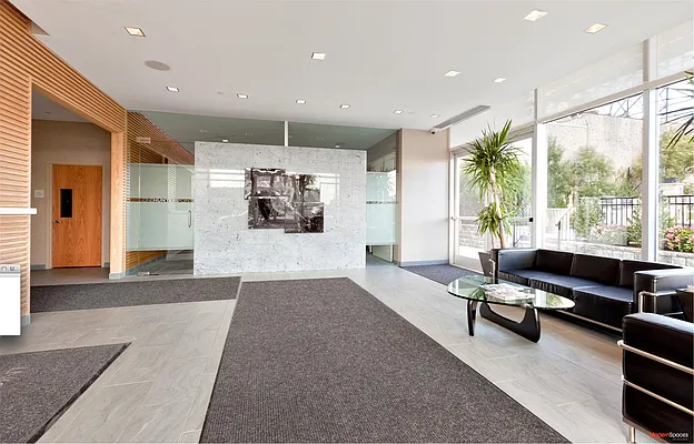 Sold by Modern Spaces | media 9